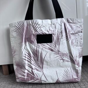 Aloha Day Tripper with 2 pouches